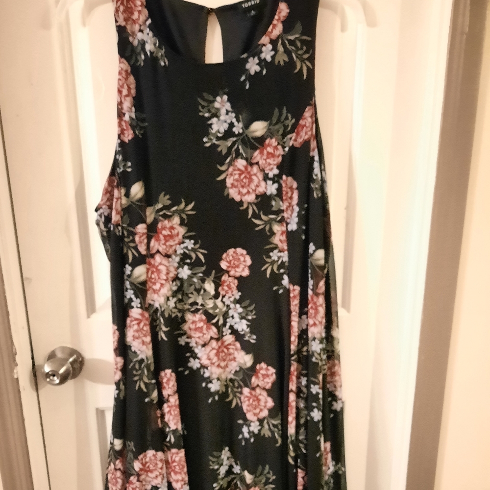 Torrid sleeveless dress sz 4 (24/26) EUC